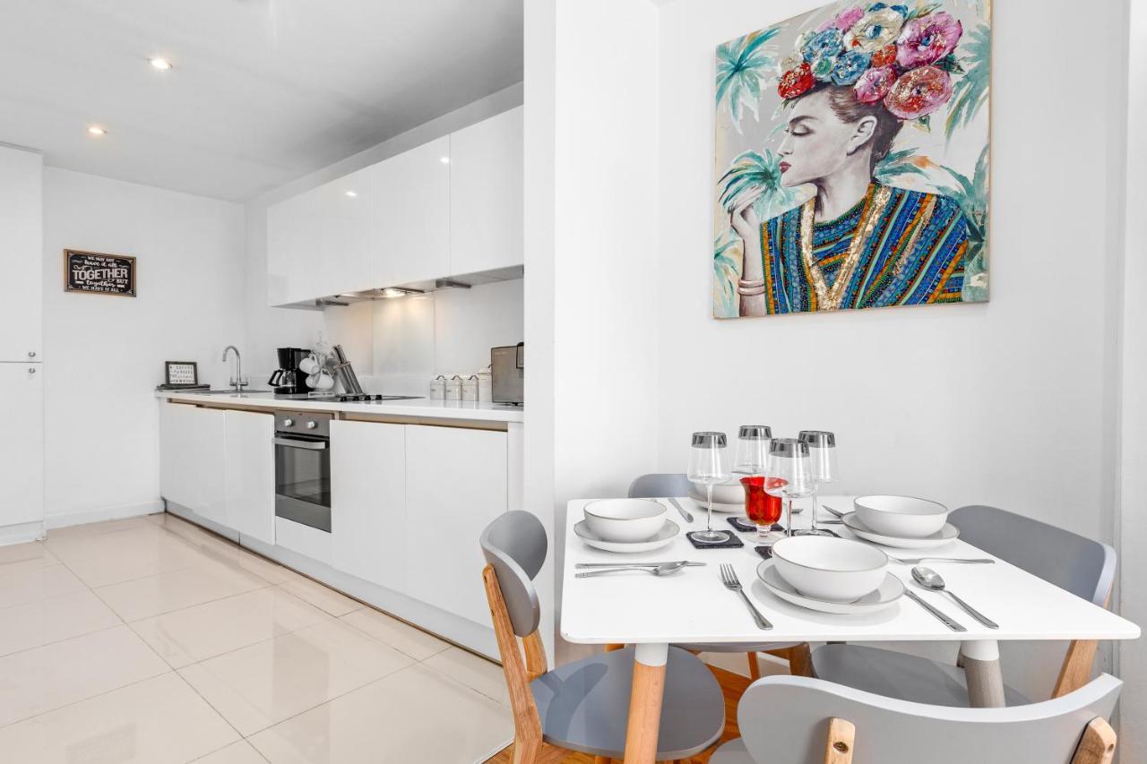 3-Bedroom Flat In London Sleeps 14 Hy1 Экстерьер фото